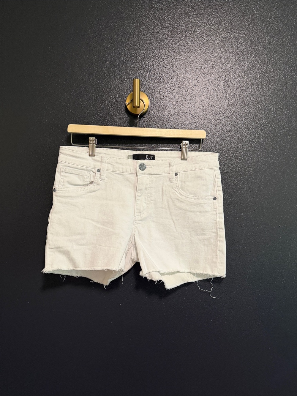 KUT FROM THE KLOTH White Denim Cutoff Jean Shorts Gidget Size 6